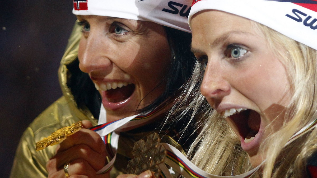 Marit Bjoergen i Therese Johaug