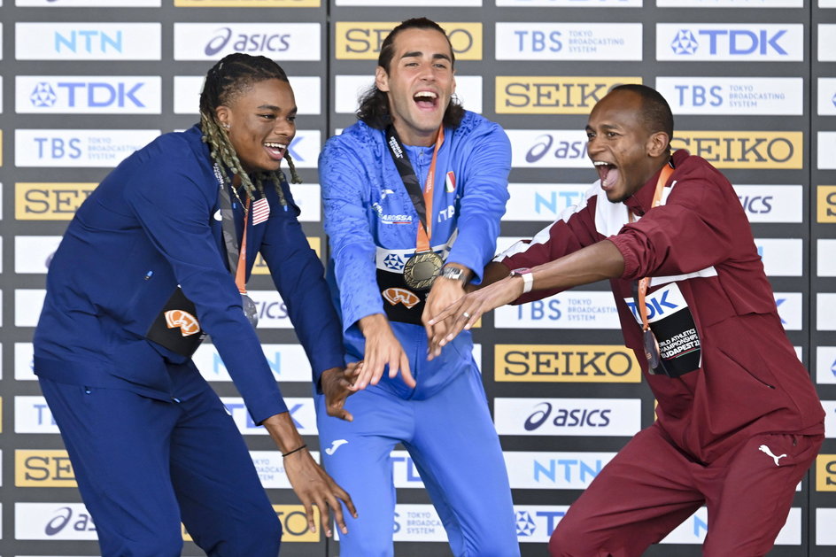 Czołowa trójka MŚ 2023 w Budapeszcie: Gianmarco Tamberi (2,36), JuVaughn Harrison (2,36) oraz Mutaz Essa Barshim (2,33)