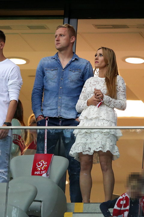Kamil Glik z żoną na meczu Polska — Rumunia w czerwcu 2017 r.
