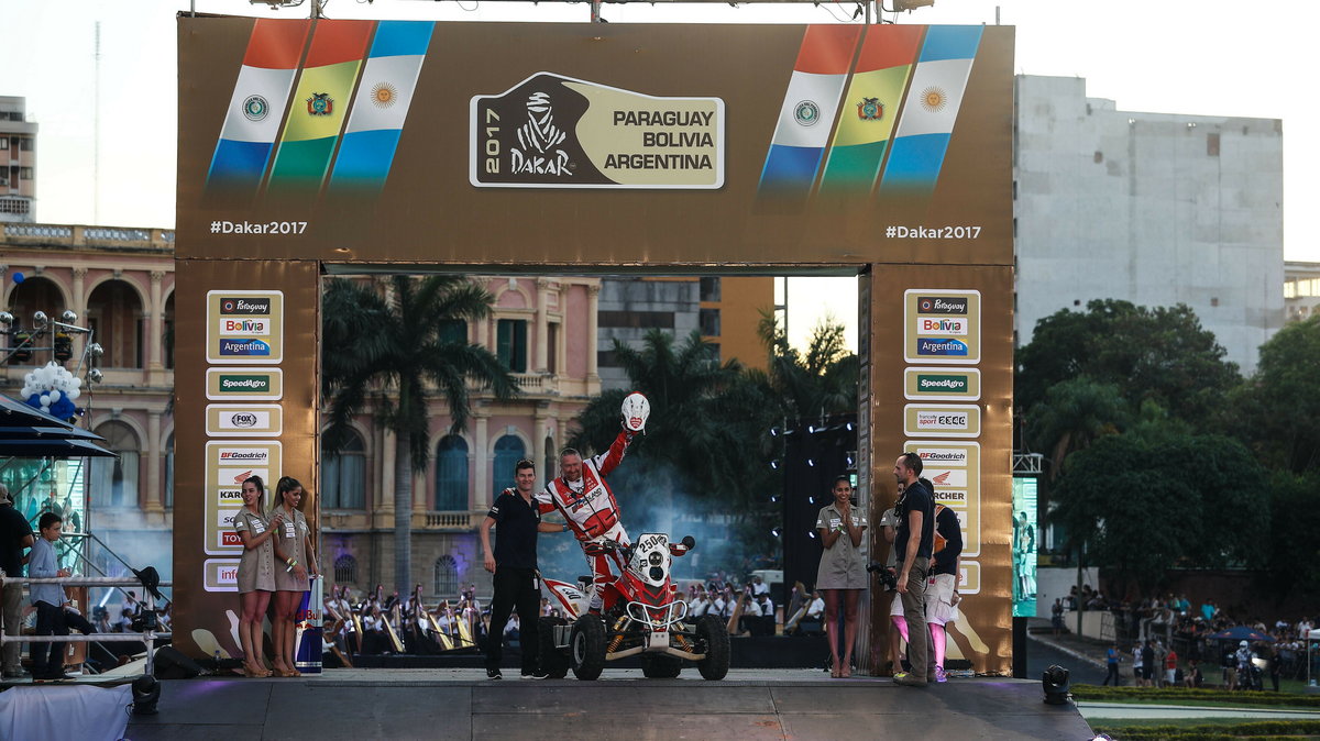 Rafał Sonik na starcie Rajdu Dakar 2017