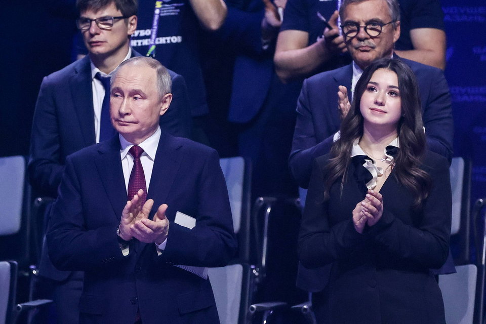 Władimir Putin i łyżwiarka  Kamiła Walijewa