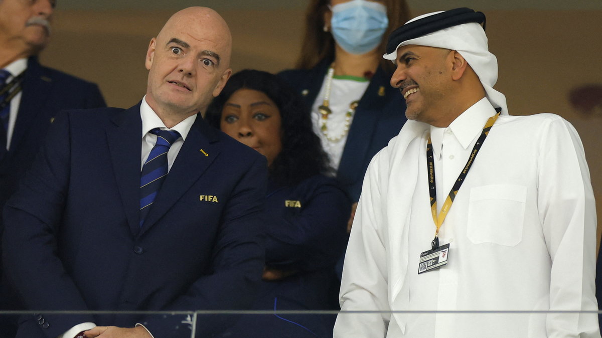 Szef FIFA Gianni Infantino i premier Kataru Khalid bin Khalifa bin Abdulaziz Al Thani