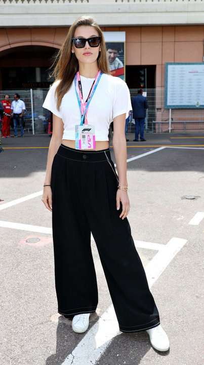 Modelka Madison Headrick na GP Monako