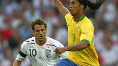 FBL-ENG-BRAZIL-RONALDINHO-OWEN