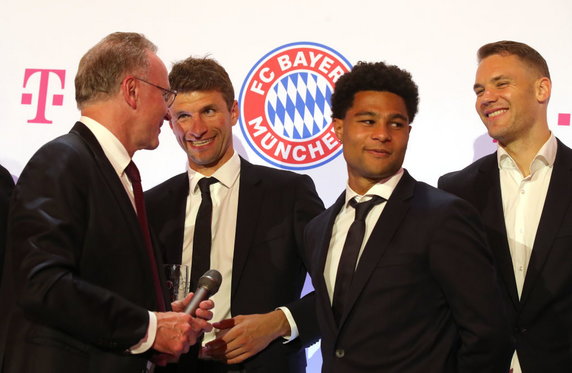 Karl-Heinz Rummennige, Thomas Mueller, Serge Gnabry i Manuel Neuer