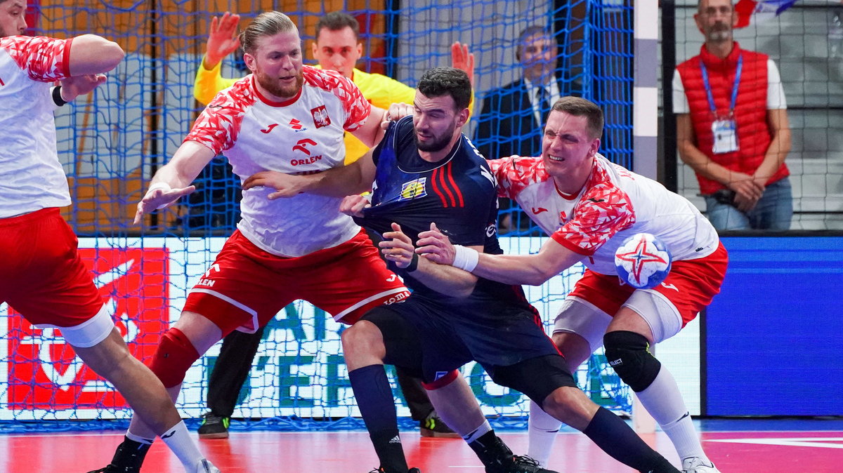 Maciej Gebala (Pologne) - Charles Bolzinger (France) HANDBALL : France vs Pologne - Qualification EH