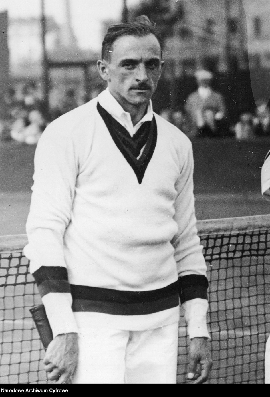 Jan Loth w stroju tenisisty