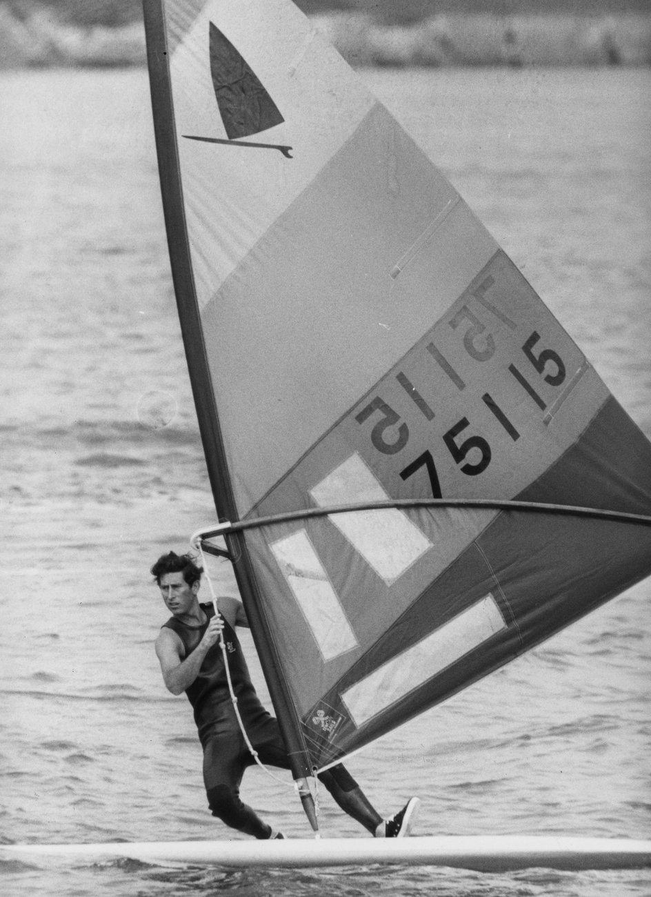 Książę Karol jako surfer