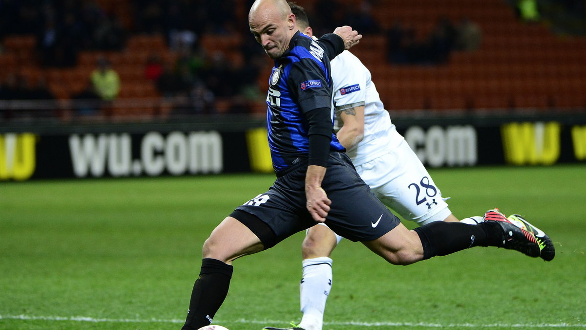 Esteban Cambiasso (L)