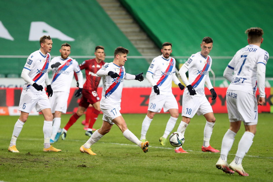 Piłkarze Rakowa Częstochowa podczas przegranego 0:2 meczu z Legią.