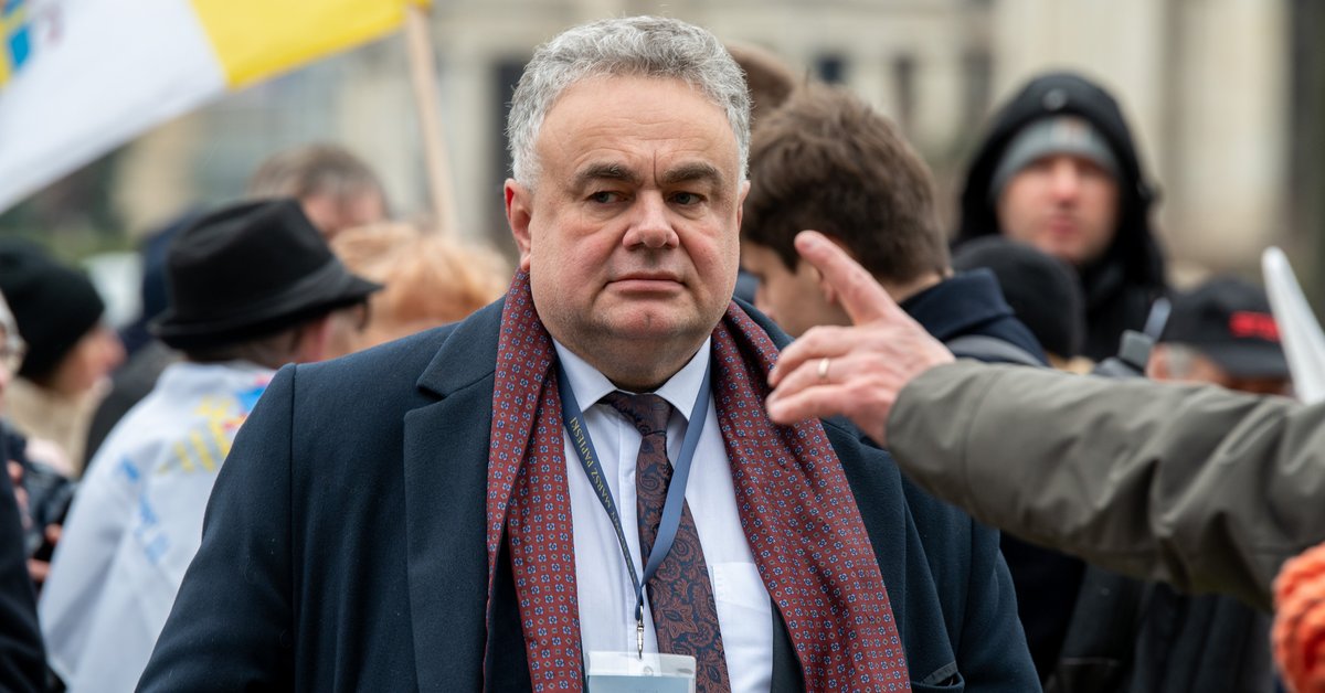 Oto co TV Republika pokazała z byłym gwiazdorem TVP. I ta poza!