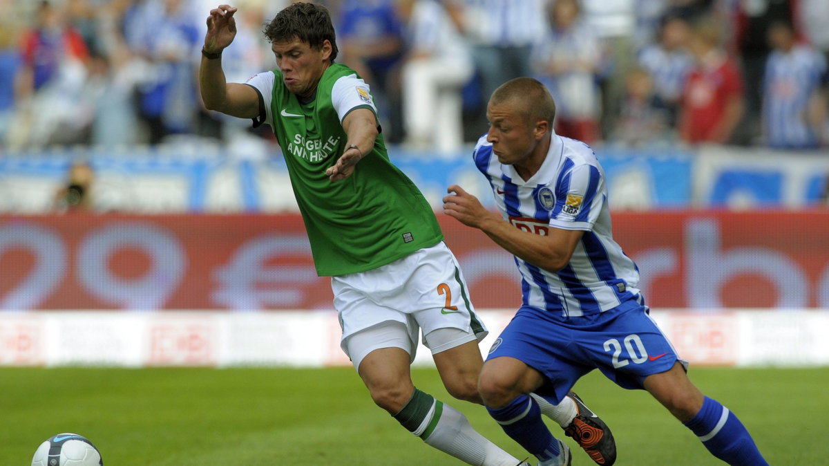 Sebastian Boenisch (z lewej, Werder Brema)