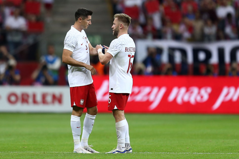 Robert Lewandowski i Jakub Błaszczykowski podczas pożegnalnego spotkania Kuby w meczu z Niemcami (16 czerwca 2023 r.)