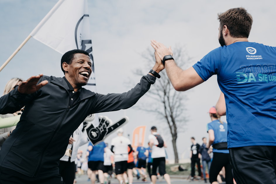 Haile Gebrselassie przy trasie 14. PZU Półmaratonu Warszawskiego