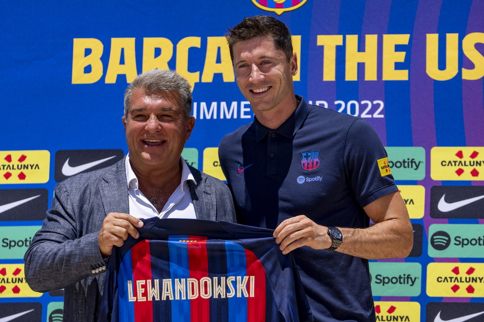 Joan Laporta z Robertem Lewandowskim