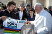 epa06471308 - VATICAN POPE FRANCIS PETER SAGAN (Pope Francis meets Peter Sagan)