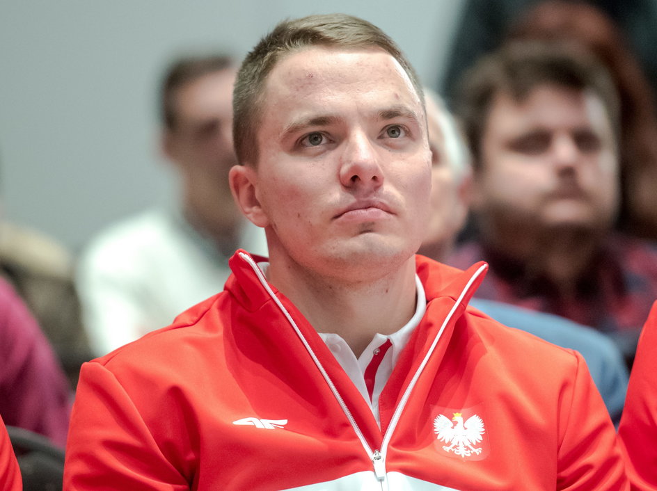 Mateusz Luty. Był chorążym polskiej reprezentacji na ceremonii zakończenia ZIO w Pjongczangu