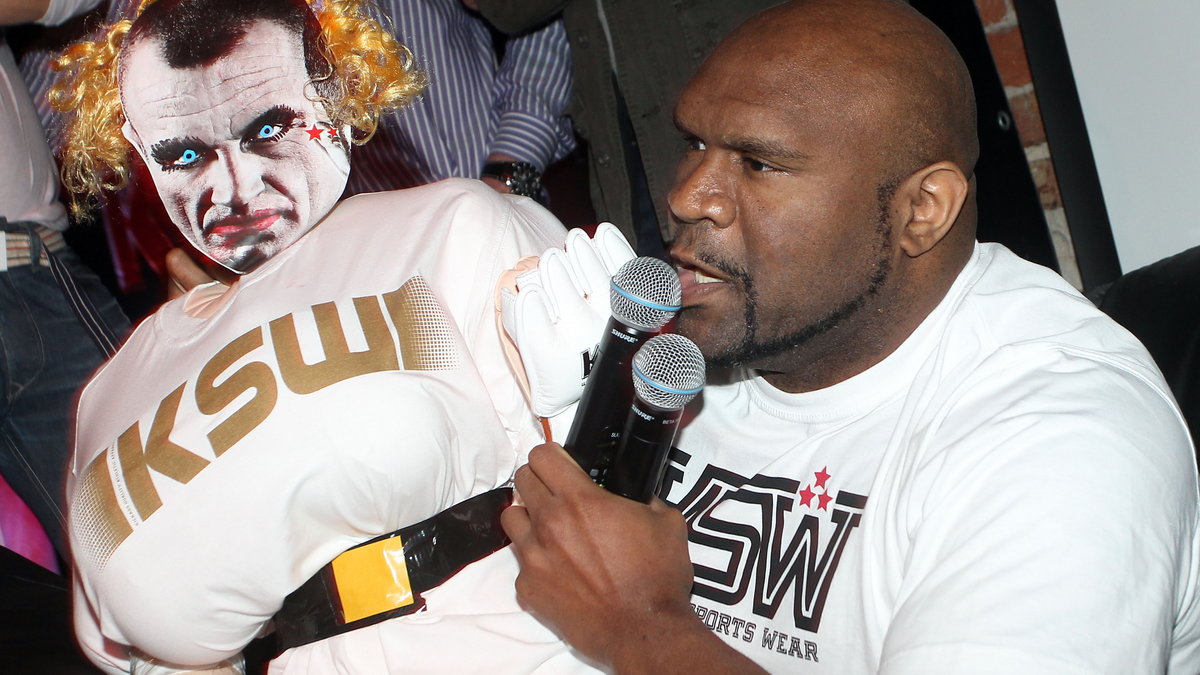 Bob Sapp przed starciem z Mariuszem Pudzianowskim w 2012 r.