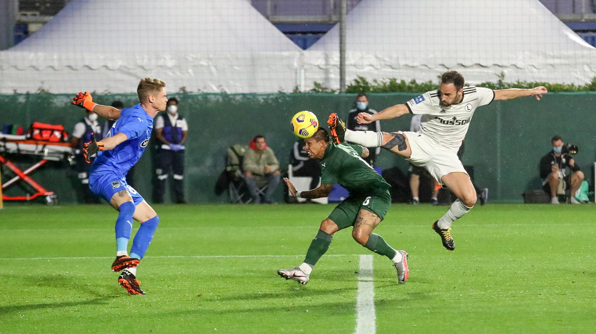 Rafael Lopes (Legia Warszawa) oraz Cristian Ramirez i Denis Adamow (FK Krasnodar)