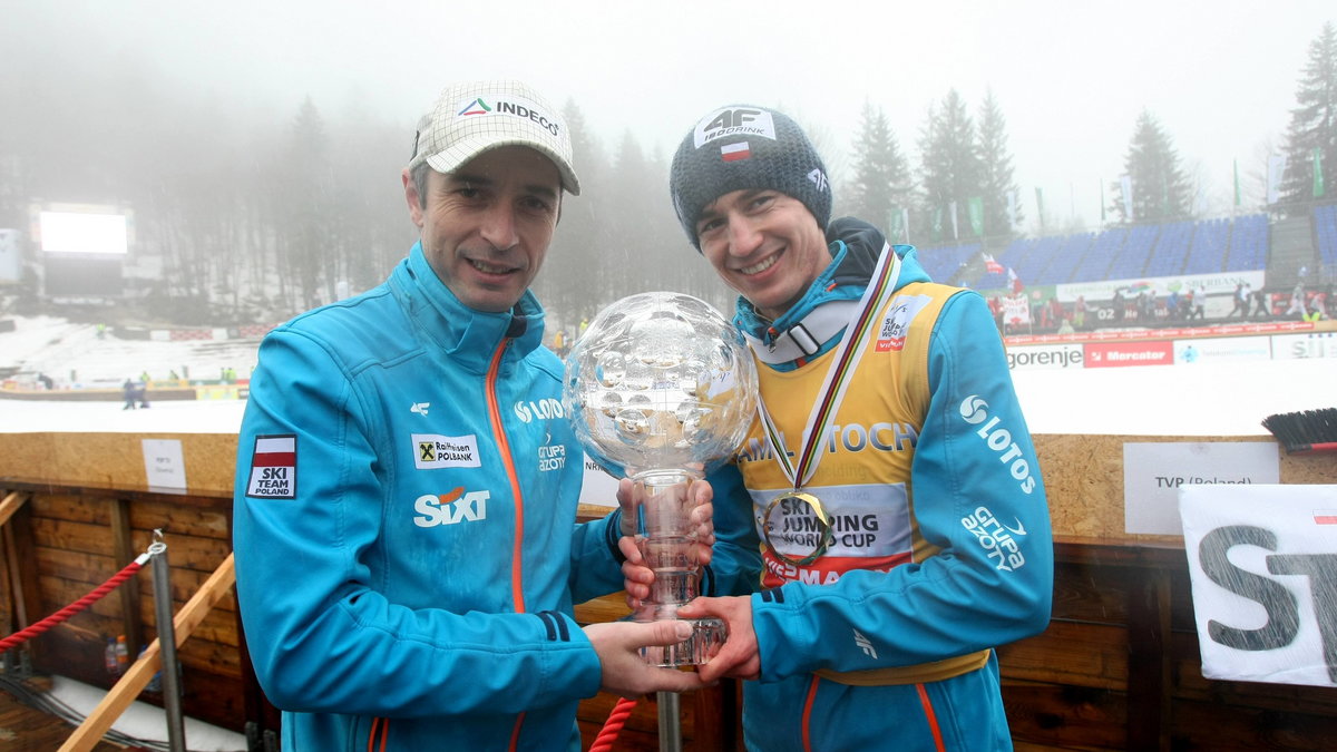 Łukasz Kruczek (L) i Kamil Stoch