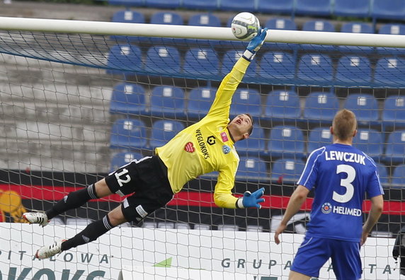 PIŁKARSKA EKSTRAKLASA RUCH CHORZÓW KONTRA PIAST GLIWICE