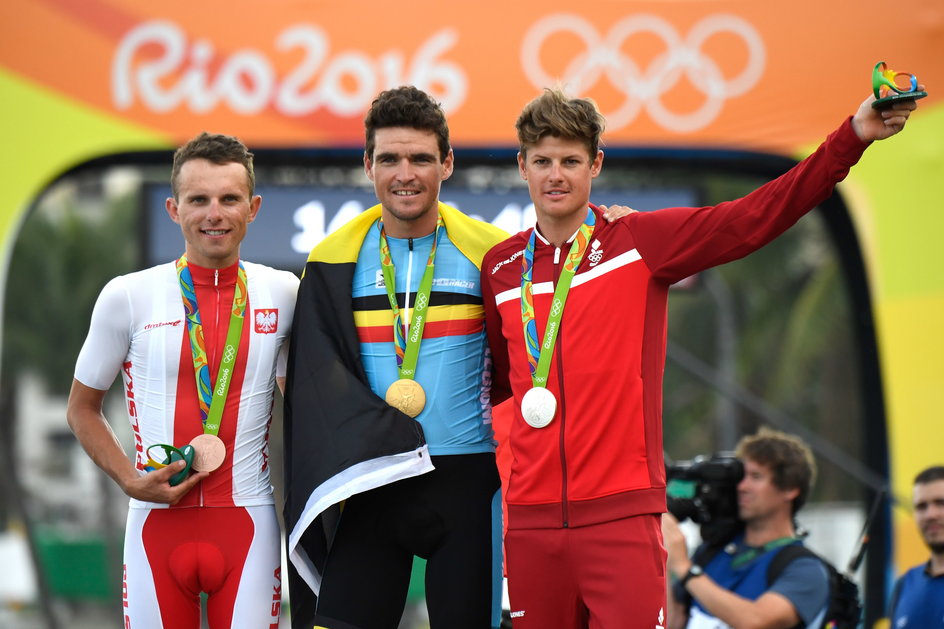 Olimpijskie podium w Rio 2016 roku. W środku Belg Greg Van Avermaet, z lewej Polak Rafał Majka, z prawej Duńczyk Jakob Fuglsang.