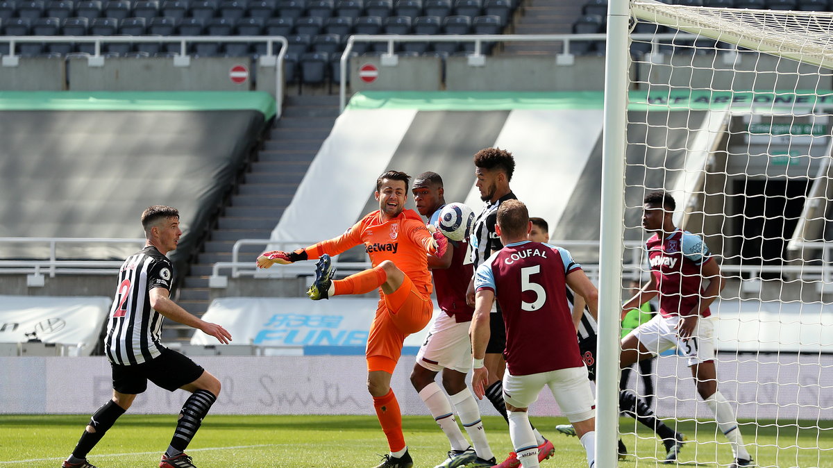 Wpadka Łukasza Fabiańskiego w meczu Newcastle - West Ham