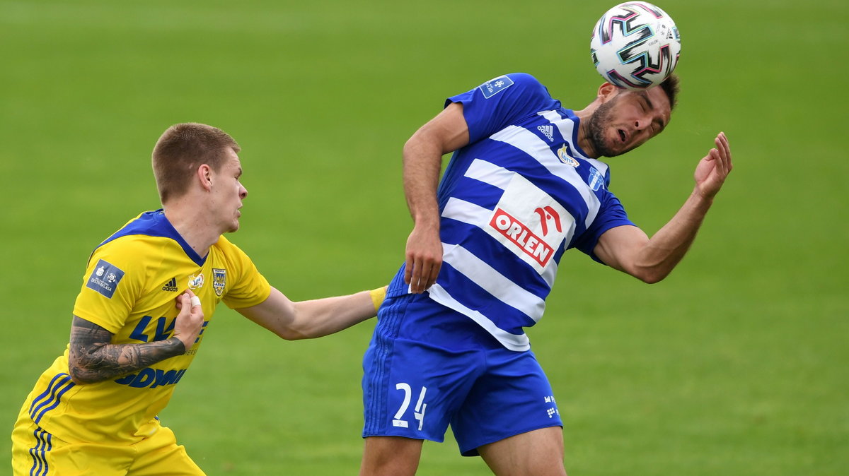 Angel Garcia Cabezali (Wisła Płock) i Jakub Wawszczyk (Arka Gdynia)