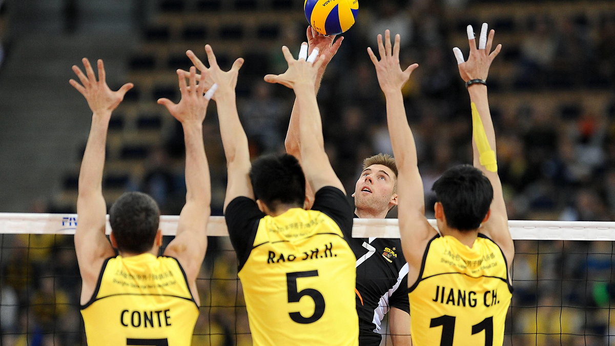 PGE Skra Belchatow - Shanghai Volleyball Club