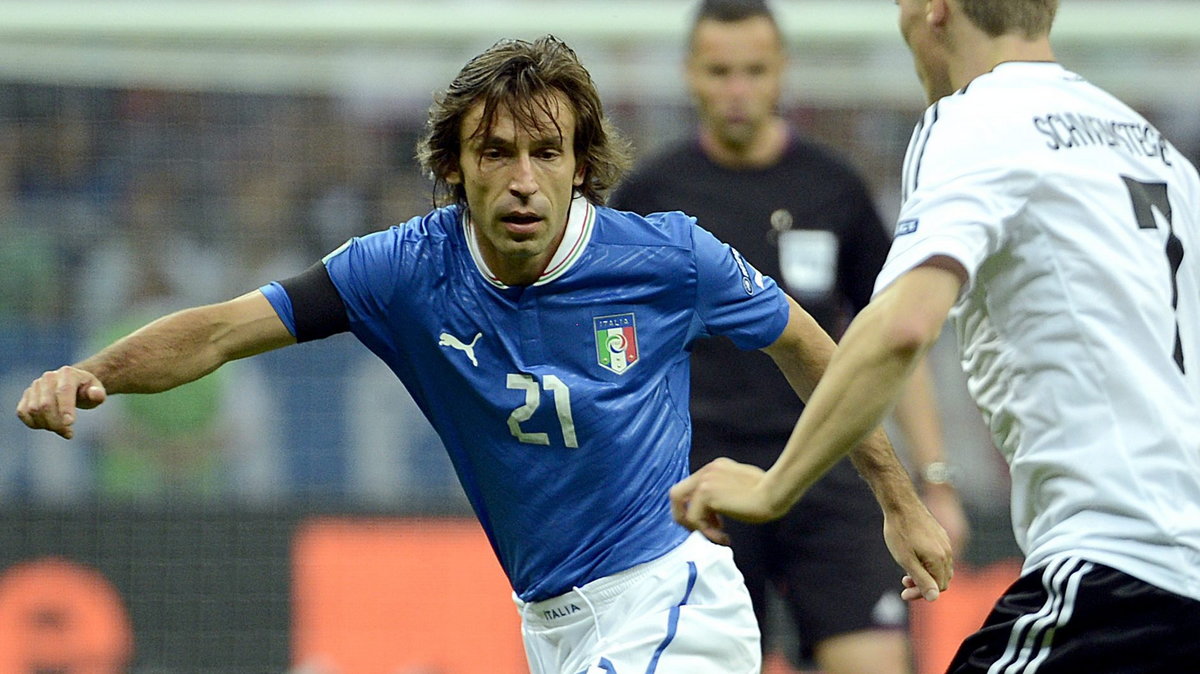 Andrea Pirlo (L)