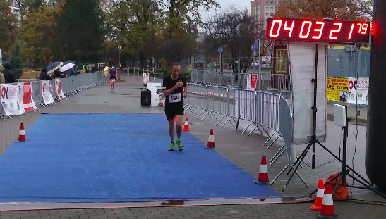 Do mety Maratonu Odrzańskiego dotarł także dziennikarz czasnabieganie.pl Ryszard Opiatowski, który jednak po starcie w Poznań Maratonie, występ w Kędzierzynie-Koźlu potraktował treningowo