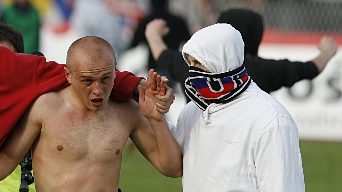 Kibice atakują piłkarzy Górnika Zabrze, rok 2009