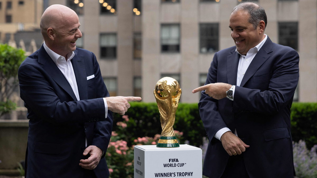 Puchar Świata w Nowym Jorku zaprezentowali szef FIFA Gianni Infantino i prezydent CONCACAF Victor Montagliani.