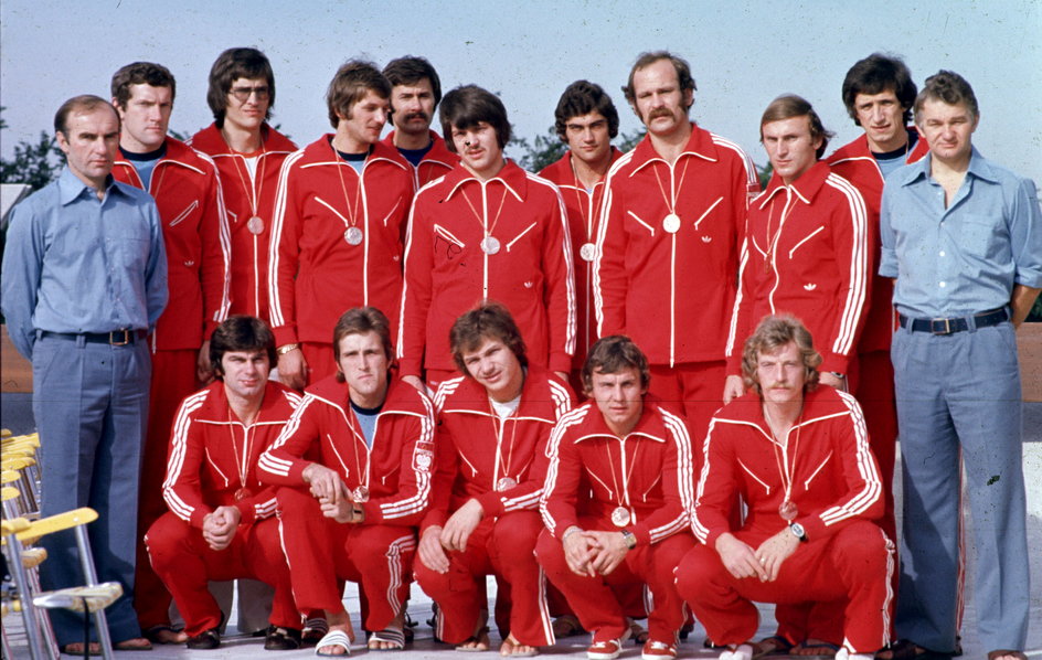 Drużyna brązowych medalistów IO 1976. Klempel czwarty z lewej w górnym rzędzie