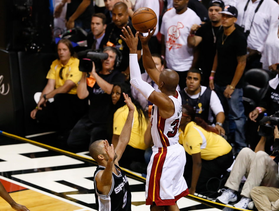 Ray Allen w momencie oddawania najważniejszego rzutu w karierze w finałach NBA w 2013 roku