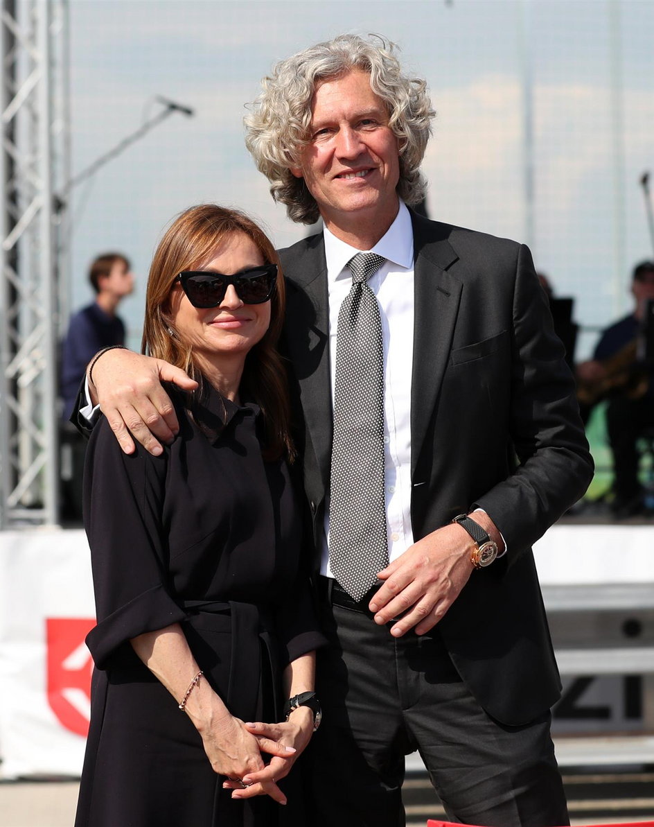 Dariusz Mioduski z żoną Anną
