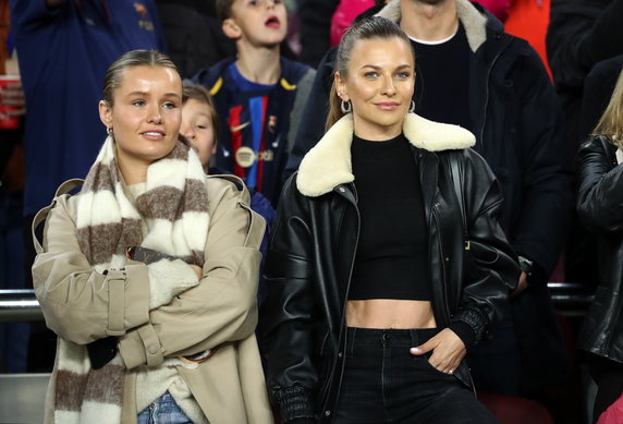 Mikky Kiemeney i Anna Lewandowska na trybunach podczas meczu FC Barcelona — Cadiz