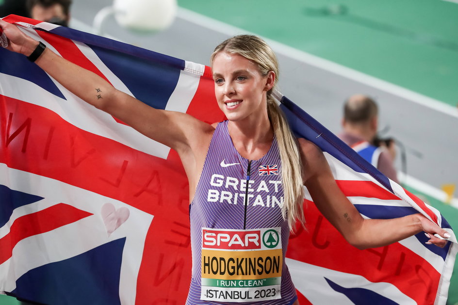 Keely Hodgkinson podczas HME 2023 w Stambule, gdzie wygrała bieg na 800 m