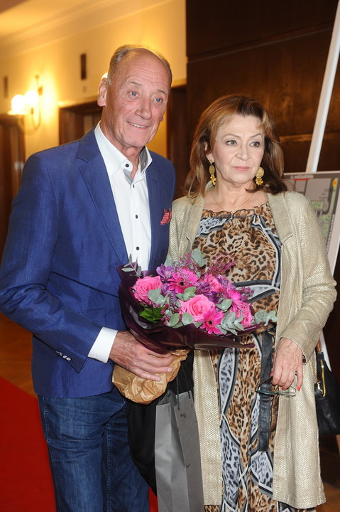 Dariusz Szpakowski z żoną w Teatrze 6. piętro