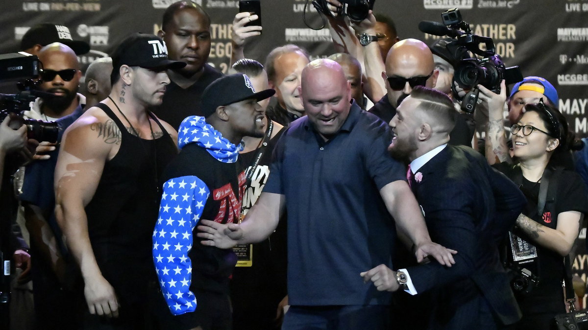 Floyd Mayweather Jr. - Conor McGregor