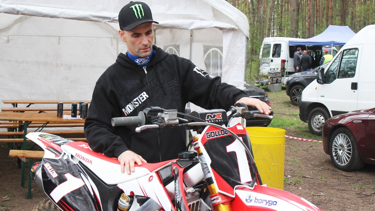 TOMASZ GOLLOB NA MOTOCROSSIE