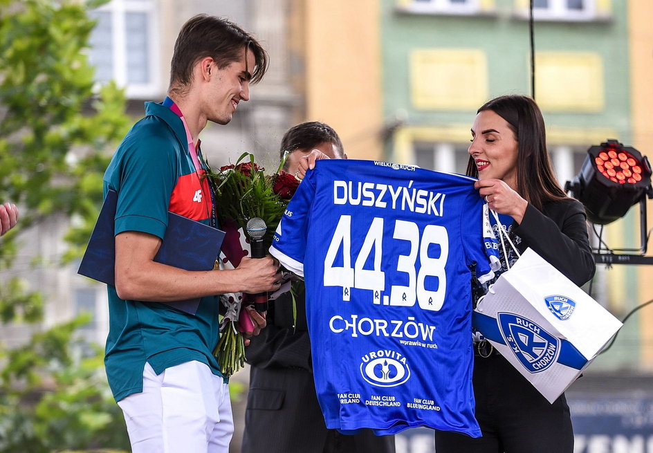 Kajetan Duszyński, mistrz olimpijski w sztafecie mieszanej 4x400 m, na spotkaniu w Chorzowie