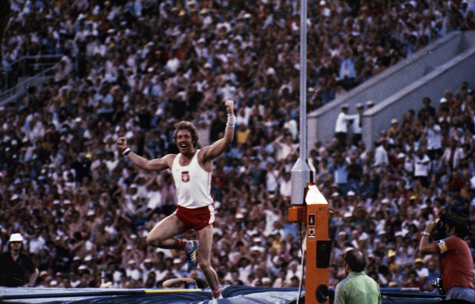 Władysław Kozakiewicz podczas olimpijskiego finału w Moskwie (1980)