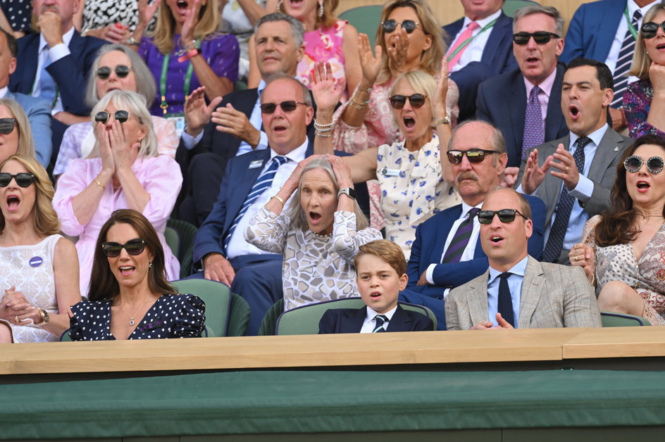Brytyjska rodzina królewska emocjonuje się meczem na Wimbledonie — na pierwszym planie