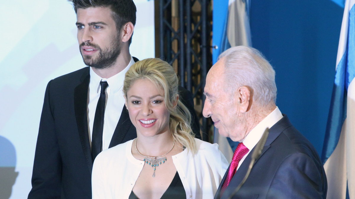 Pique, Shakira i  Shimon Peres