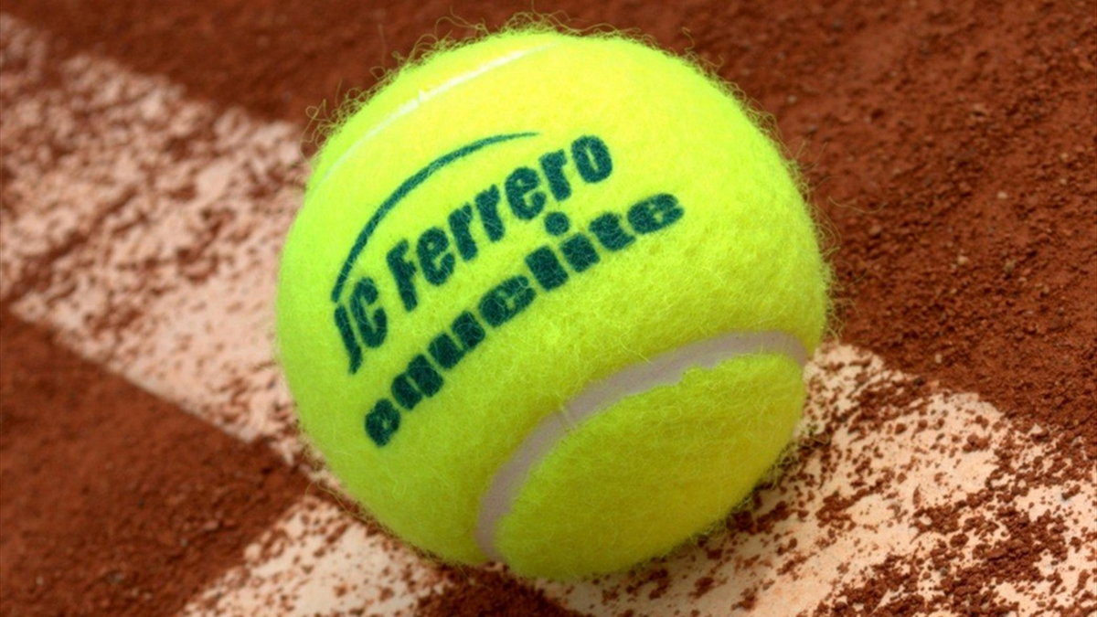 Tenis