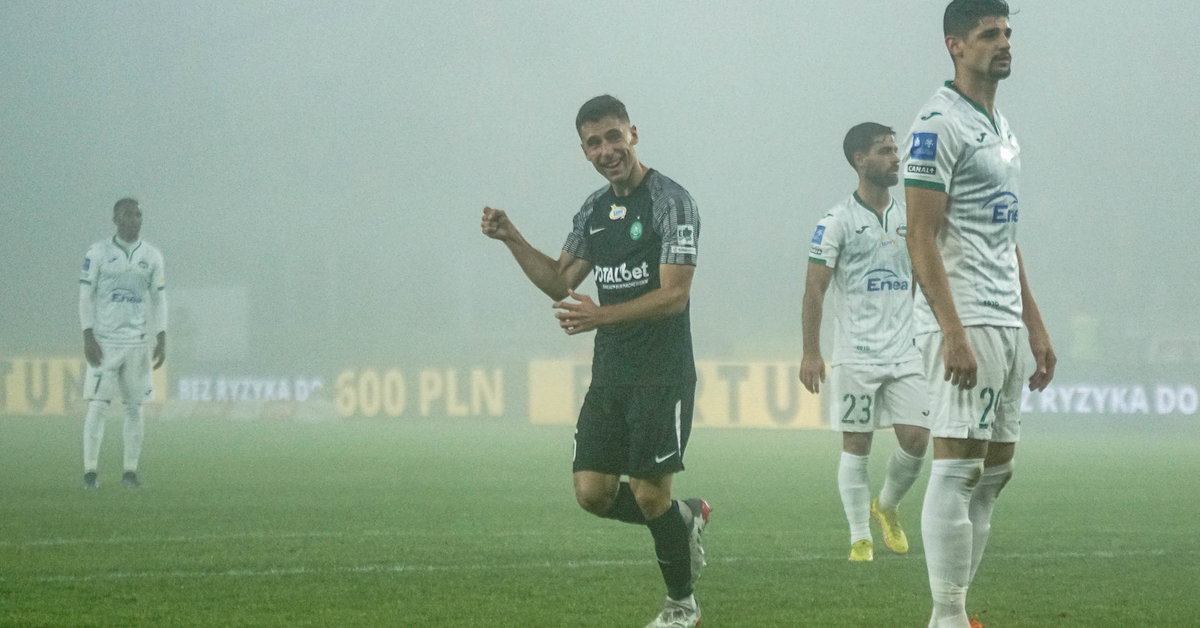 Kobylak was like a child in the fog.  The nightmare of the Radomiak goalkeeper!