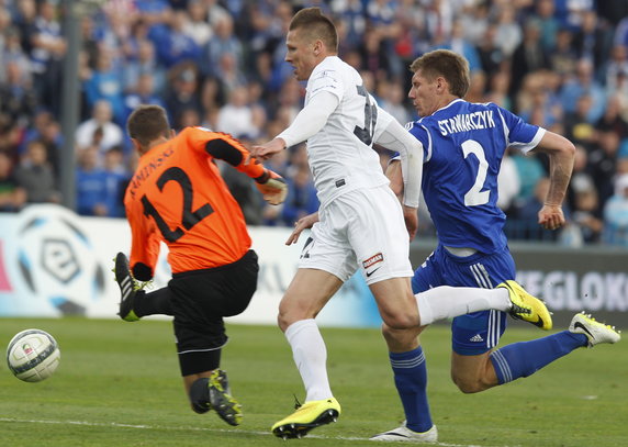 PIŁKA NOŻNA EKSTRAKLASA RUCH CHORZÓW POGOŃ SZCZECIN (Krzysztof Kamiński Piotr Stawarczyk Marcin Robak )