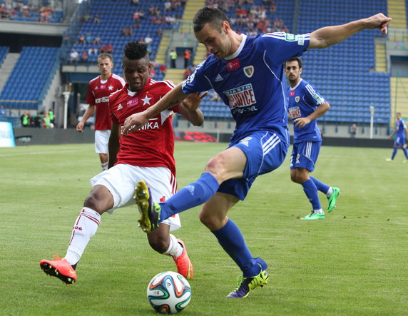 PIŁKARSKA EKSTRAKLASA WISŁA KONTRA PIAST GLIWICE (Emmanuel Sarki Piotr Brożek)