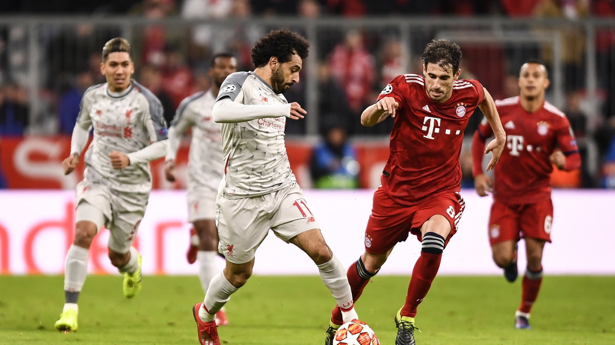 Javi Martinez (z prawej) i Mohamed Salah